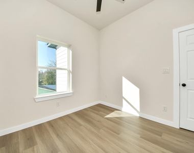 8025 Peachtree Street - Photo Thumbnail 31