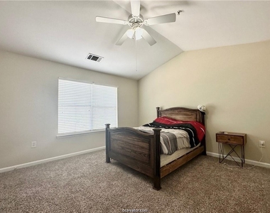 1725 Harvey Mitchell Parkway S - Photo Thumbnail 4