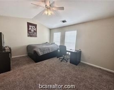1725 Harvey Mitchell Parkway S - Photo Thumbnail 6