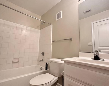 1725 Harvey Mitchell Parkway S - Photo Thumbnail 5