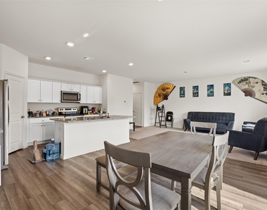 7826 Pink Dahlia Drive - Photo Thumbnail 10