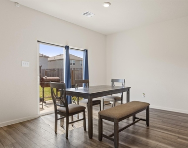 7826 Pink Dahlia Drive - Photo Thumbnail 8