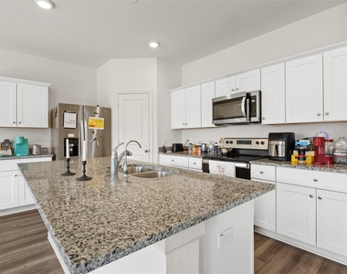 7826 Pink Dahlia Drive - Photo Thumbnail 12