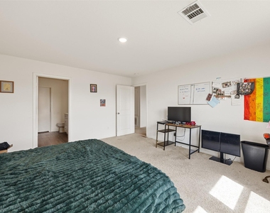 7826 Pink Dahlia Drive - Photo Thumbnail 17
