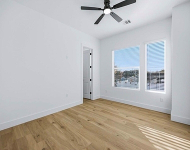 3923 Aledo Street - Photo Thumbnail 9
