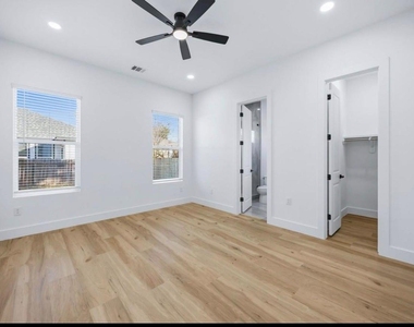 3923 Aledo Street - Photo Thumbnail 6