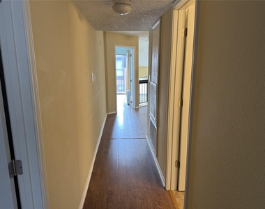 62 Evanston Street - Photo Thumbnail 23