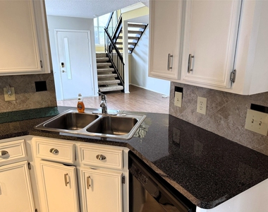62 Evanston Street - Photo Thumbnail 5