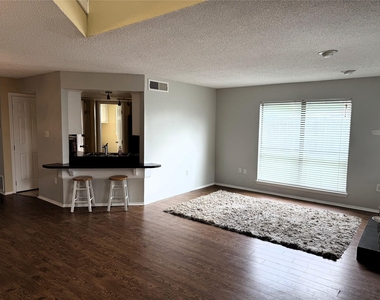 62 Evanston Street - Photo Thumbnail 7