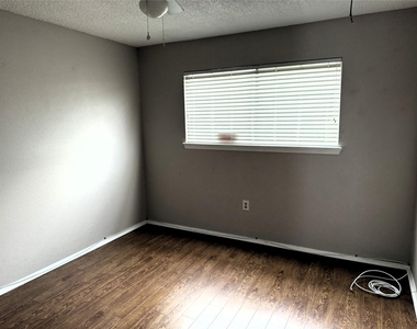 62 Evanston Street - Photo Thumbnail 21