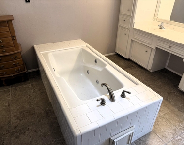 62 Evanston Street - Photo Thumbnail 13
