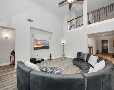 10514 Rigel Ridge Way - Photo Thumbnail 9