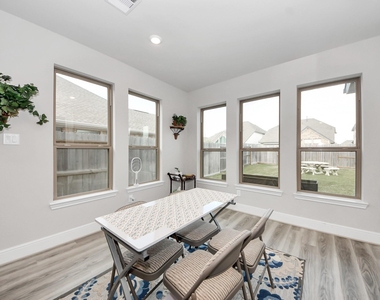 10514 Rigel Ridge Way - Photo Thumbnail 12