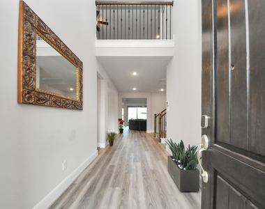 10514 Rigel Ridge Way - Photo Thumbnail 3