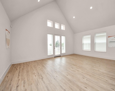 1044 Homer Street - Photo Thumbnail 10