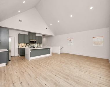 1044 Homer Street - Photo Thumbnail 12