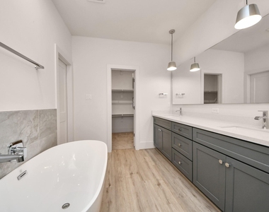 1044 Homer Street - Photo Thumbnail 31