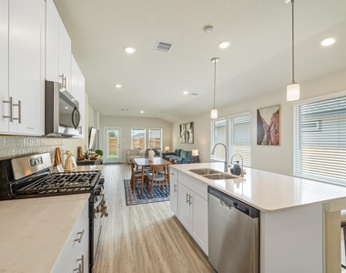 312 Willow Sage Ct - Photo Thumbnail 7