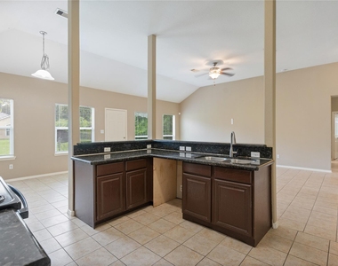 9104 N Green River Drive - Photo Thumbnail 14