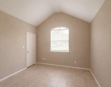 9104 N Green River Drive - Photo Thumbnail 25