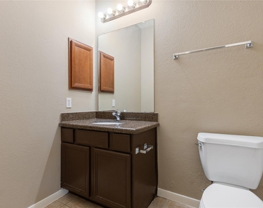 9104 N Green River Drive - Photo Thumbnail 31