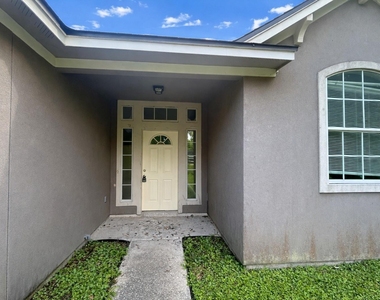 9104 N Green River Drive - Photo Thumbnail 5