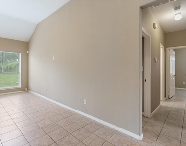 9104 N Green River Drive - Photo Thumbnail 8