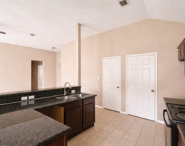 9104 N Green River Drive - Photo Thumbnail 9