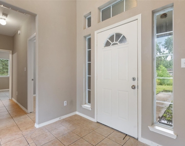 9104 N Green River Drive - Photo Thumbnail 7