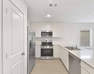 253 Douglas Hills Drive - Photo Thumbnail 8