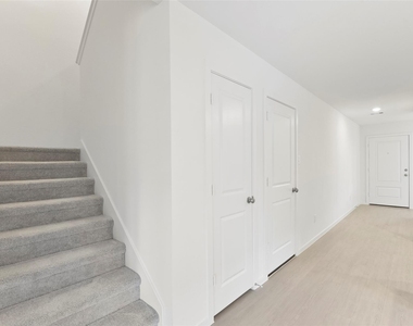 253 Douglas Hills Drive - Photo Thumbnail 18