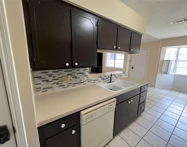 4107 War Admiral Drive - Photo Thumbnail 6