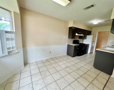 4107 War Admiral Drive - Photo Thumbnail 7