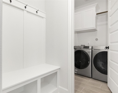 7510 Snowfield Peak Ln Court - Photo Thumbnail 6