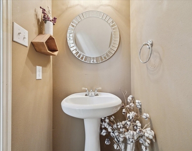 11215 Royce Palms Drive - Photo Thumbnail 17