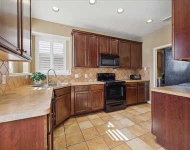 11215 Royce Palms Drive - Photo Thumbnail 6