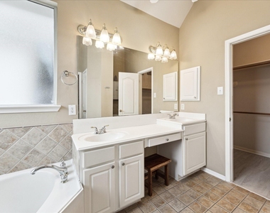 11215 Royce Palms Drive - Photo Thumbnail 13