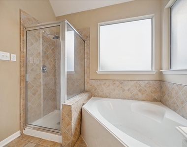 11215 Royce Palms Drive - Photo Thumbnail 14