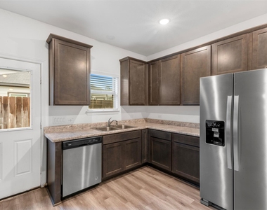 16639 Spirit Street - Photo Thumbnail 5