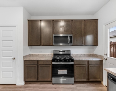 16639 Spirit Street - Photo Thumbnail 6