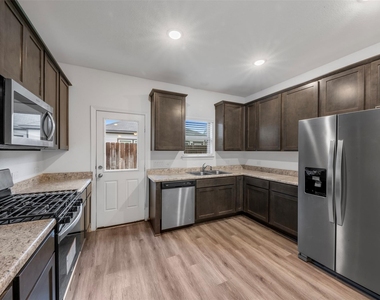 16639 Spirit Street - Photo Thumbnail 4