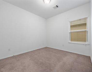 16639 Spirit Street - Photo Thumbnail 12