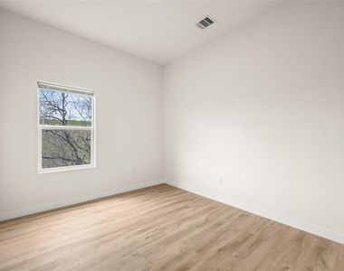 9709 Pelsey Street - Photo Thumbnail 9