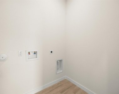 9709 Pelsey Street - Photo Thumbnail 8