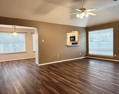 4006 Hunnington Drive - Photo Thumbnail 18