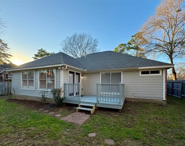4006 Hunnington Drive - Photo Thumbnail 10