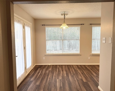 4006 Hunnington Drive - Photo Thumbnail 6