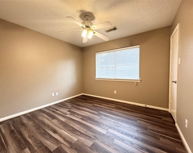 4006 Hunnington Drive - Photo Thumbnail 30