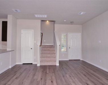 2225 Angie Kaye Drive - Photo Thumbnail 3