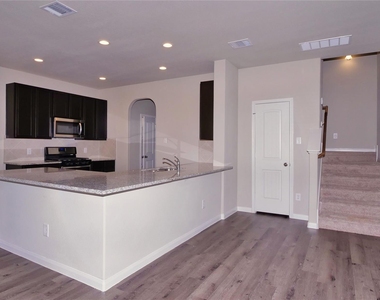 2225 Angie Kaye Drive - Photo Thumbnail 4